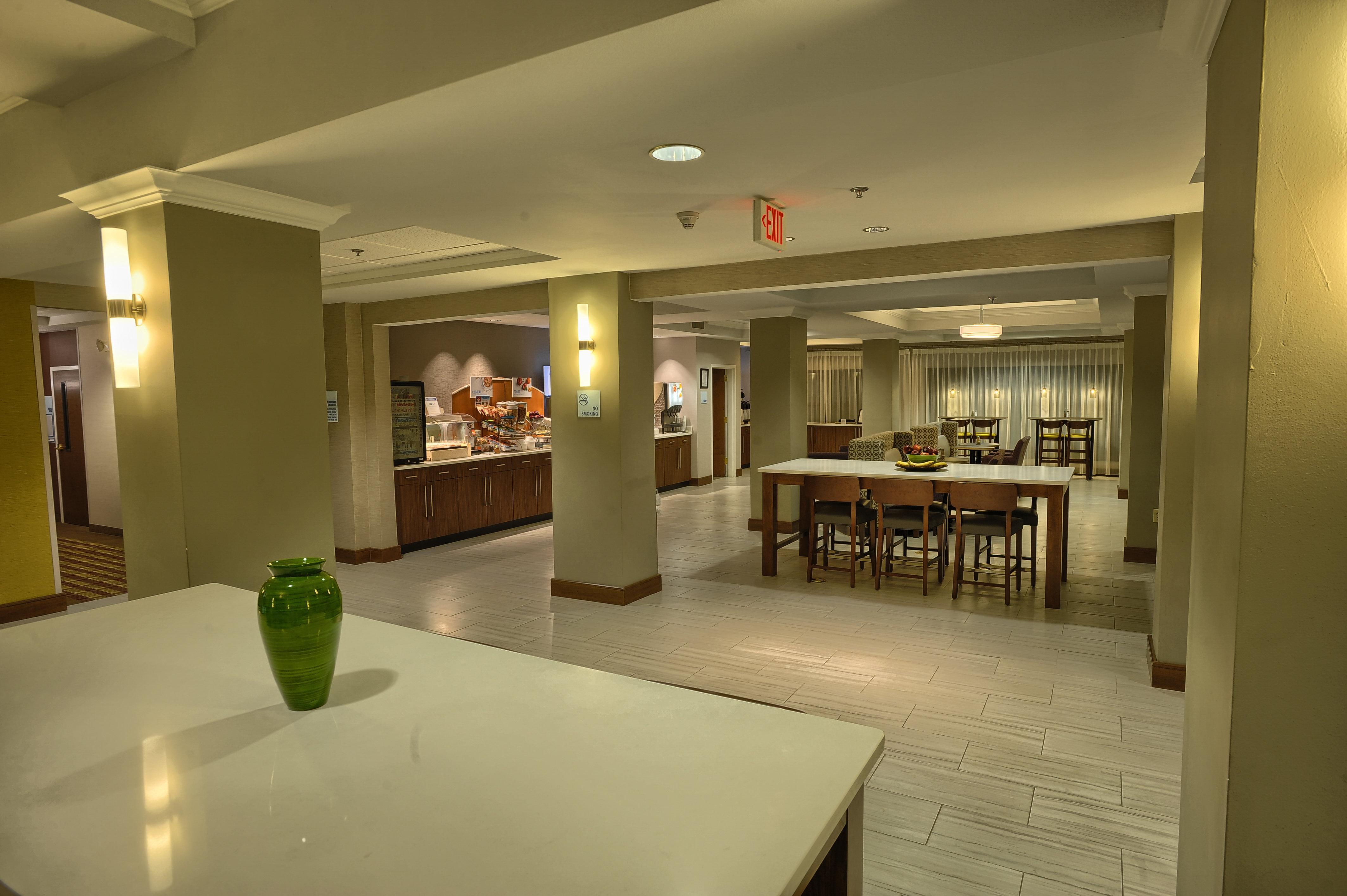 Holiday Inn Express Hotel & Suites Pell City Exterior photo