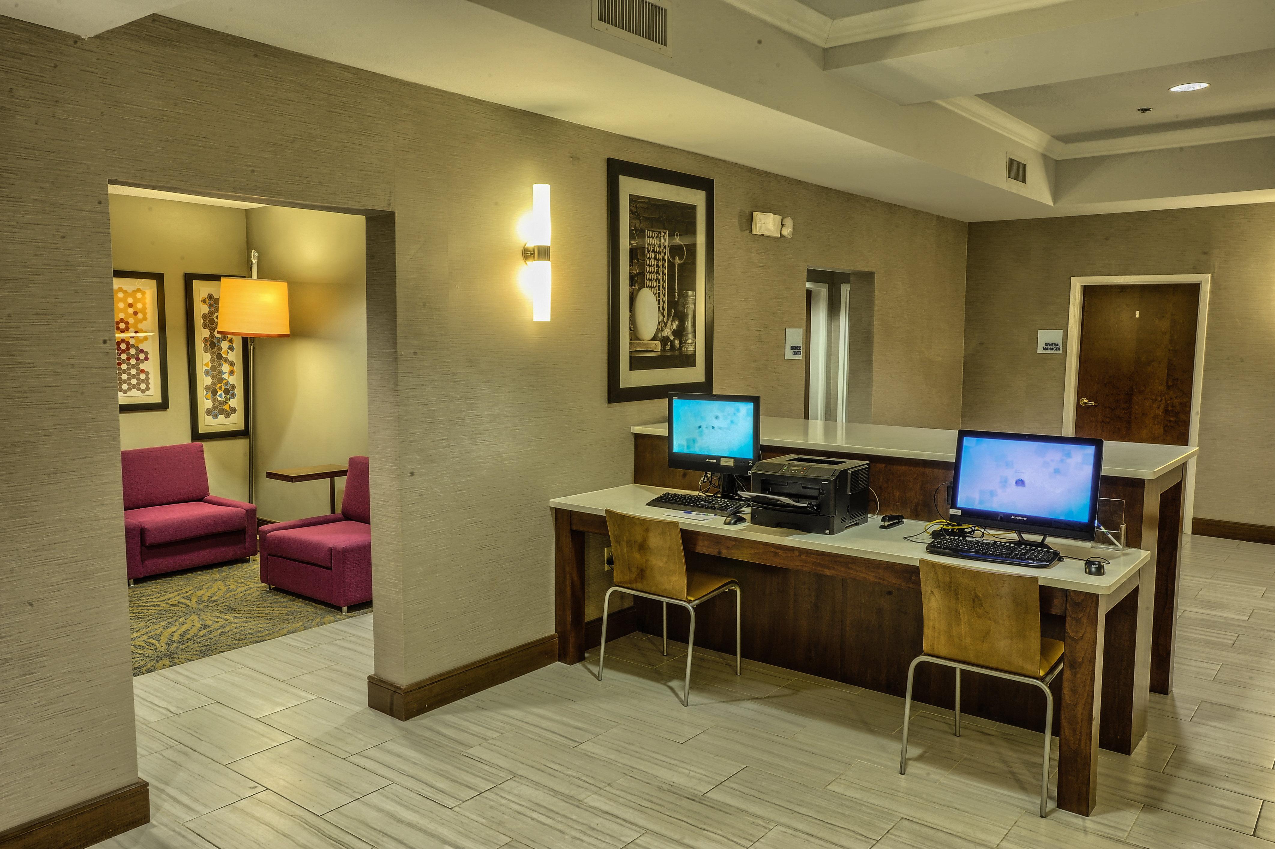 Holiday Inn Express Hotel & Suites Pell City Exterior photo