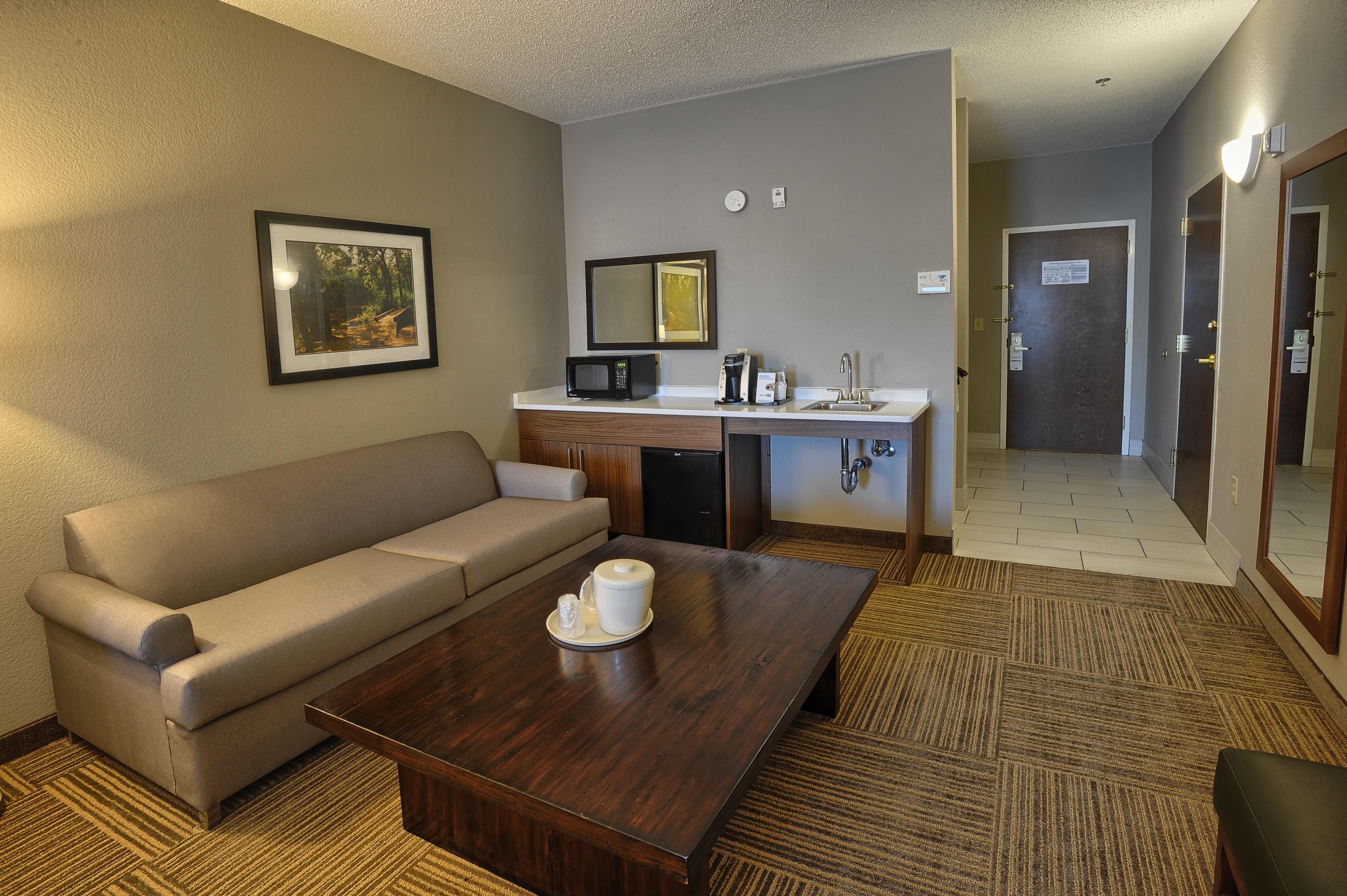 Holiday Inn Express Hotel & Suites Pell City Exterior photo
